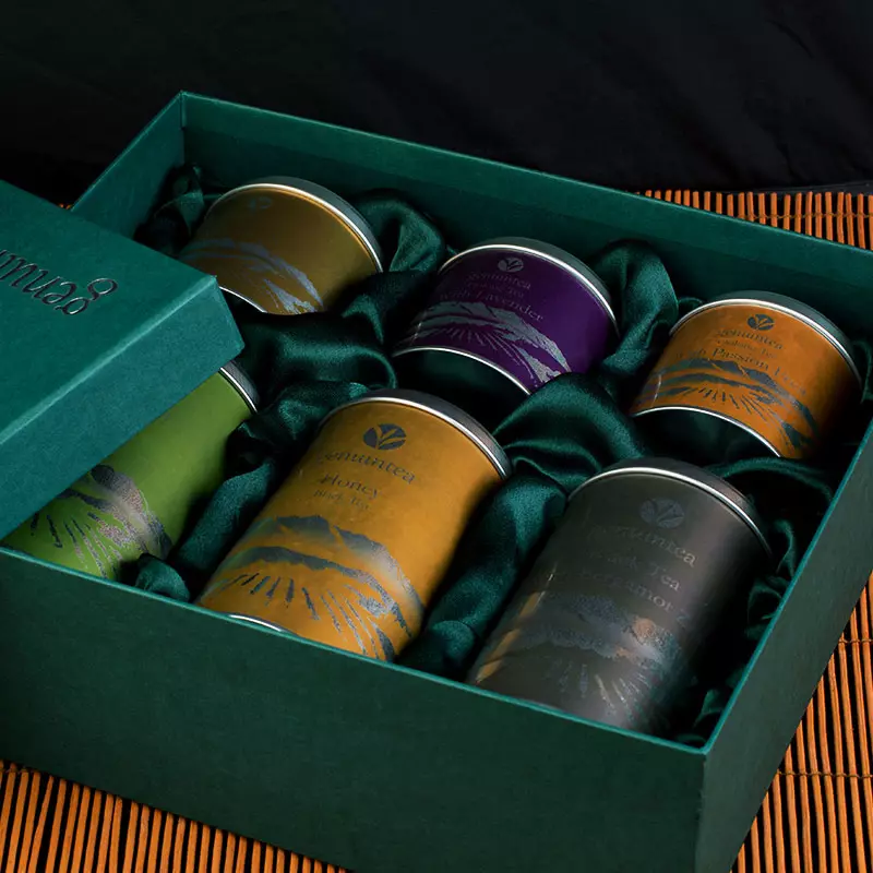 Queridos presentes (34 fotos): lembranças artesanais, variedades de elite de chá e café, exclusivos presentes de prata 7710_14
