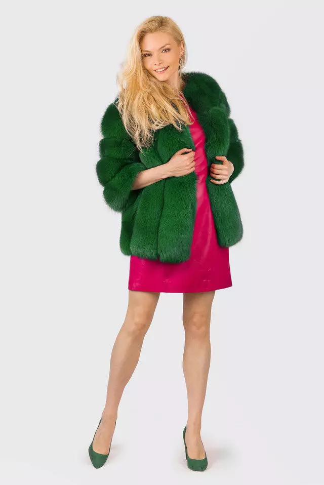 Spring Fur Sritt 2021 (108 fotografií): Sadz kabát s kapucňou, teplým, fínskym, recenziami 772_100