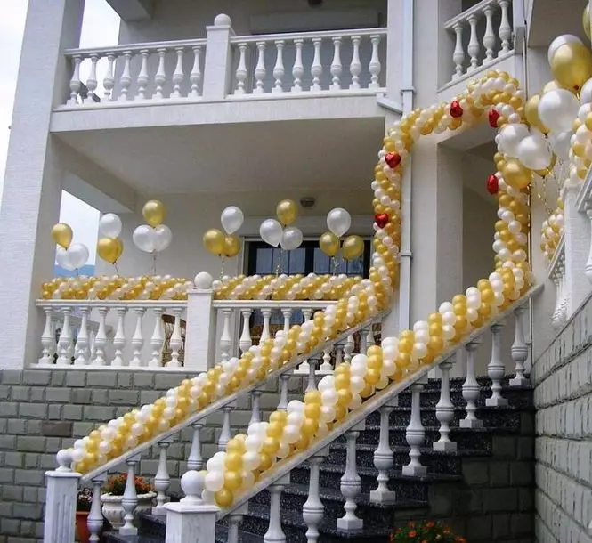 Сватбена украса (160 снимки): сватбен декор, пейзаж в стълбището и дома, столове и арби 7759_74