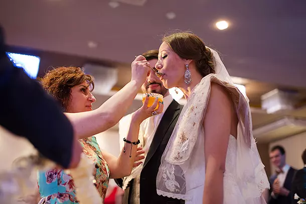 မင်္ဂလာဆောင်အစဉ်အလာ (ဓာတ်ပုံ 83 ခု) - မင်္ဂလာဆောင်ပွဲမှာ Turkish နှင့် Ossetian အကောက်ခွန်, ကာဇက်စတန်အကြား, 7786_11