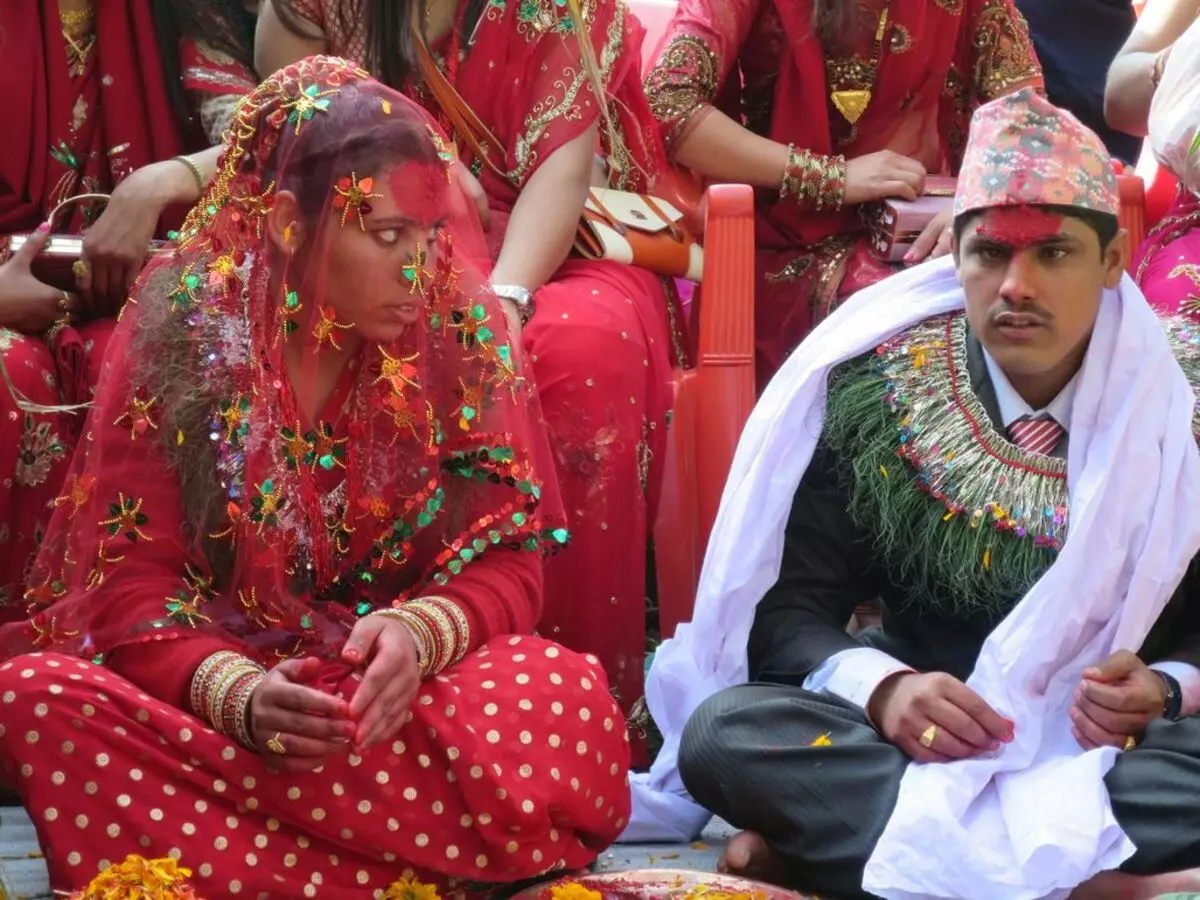 Tradhisi Pernikahan (83 Foto): Kustomis Turki lan Ossetian ing pesta, Tandha saka Matchmaking Antarane Kazakhs, RITE Azerbaijan modern 7786_42
