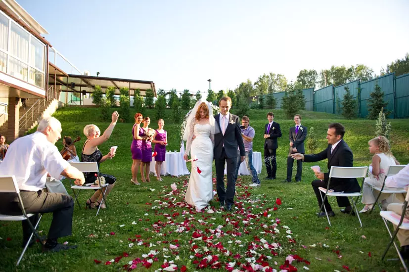 Tradhisi Pernikahan (83 Foto): Kustomis Turki lan Ossetian ing pesta, Tandha saka Matchmaking Antarane Kazakhs, RITE Azerbaijan modern 7786_72