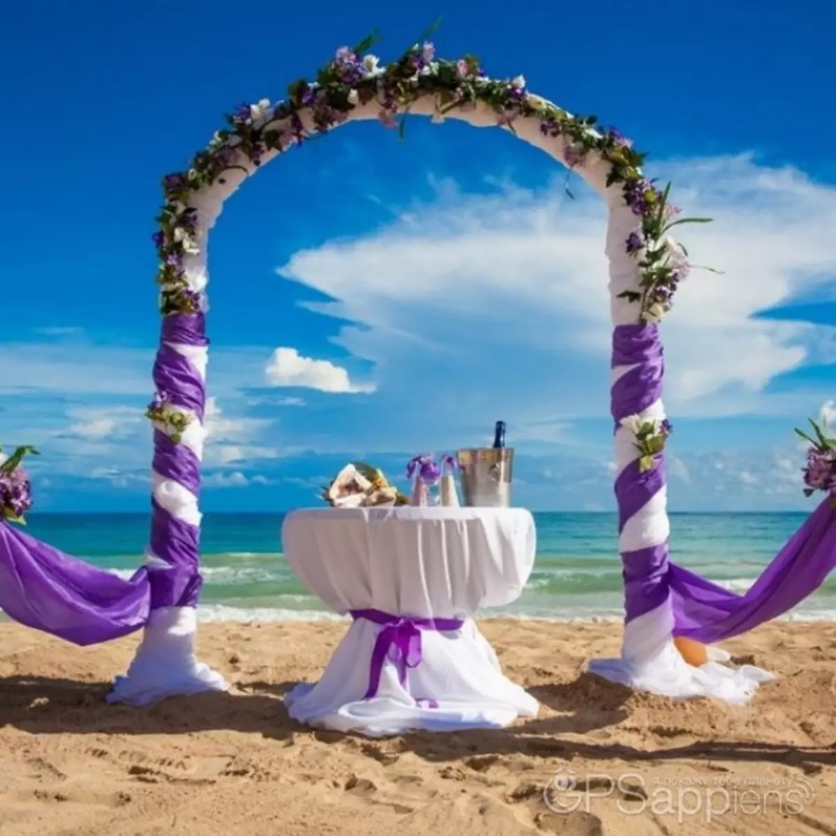 Lila esküvő (55 fotó): ünnepek tervezése fehér lila színekben, a vendégkód jellemzői 7789_18