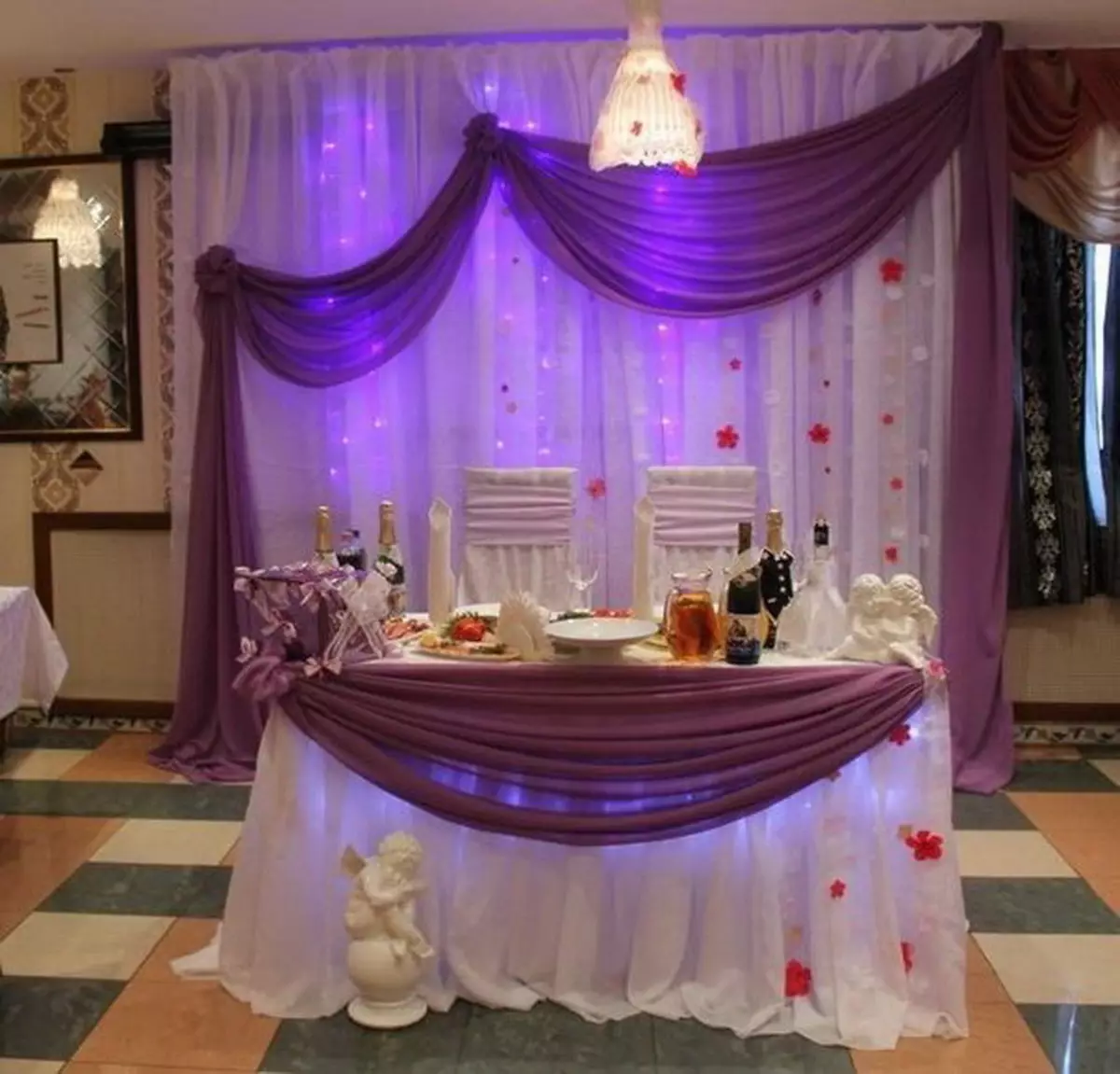 Lilac Wedding (55 şəkil): ağ yasəmən rəngli qeyd Design, qonaqlar üçün dress kod xüsusiyyətləri 7789_32