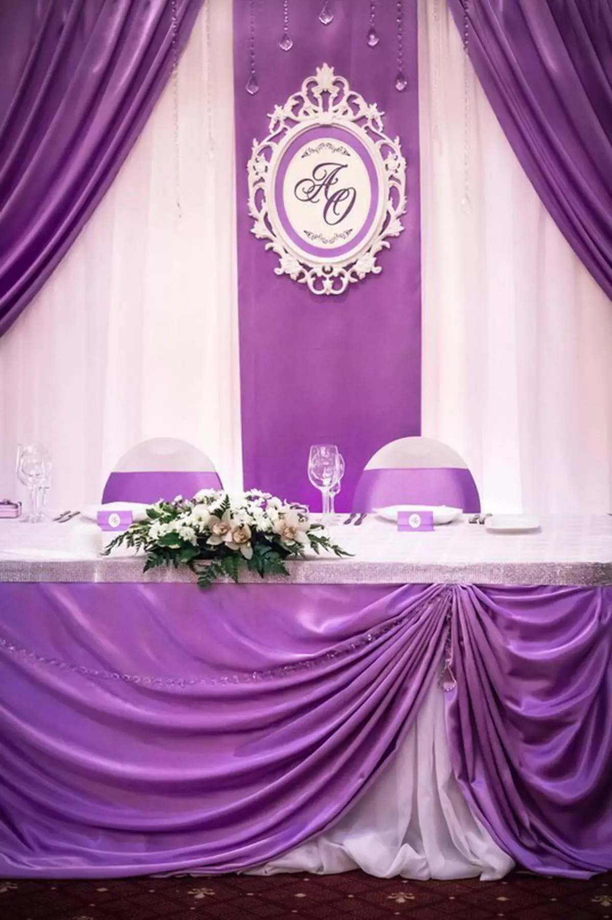 Lilac Wedding (55 şəkil): ağ yasəmən rəngli qeyd Design, qonaqlar üçün dress kod xüsusiyyətləri 7789_4