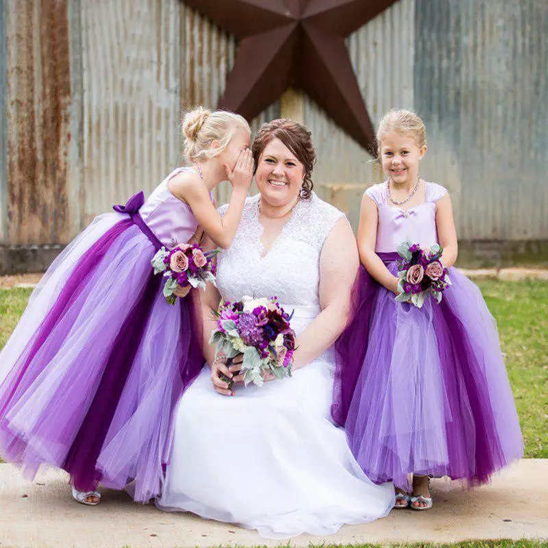 Lila esküvő (55 fotó): ünnepek tervezése fehér lila színekben, a vendégkód jellemzői 7789_42