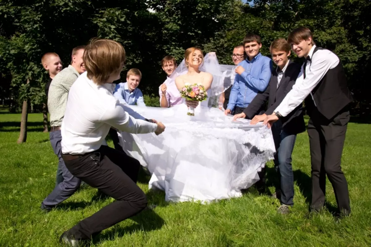 Signes de casament (28 fotos): supersticions i costums per a la núvia i el nuvi el dia del casament, consells sobre l'elecció de les religions populars 7791_24