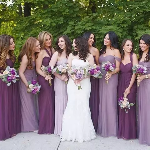 Purpura kāzas (60 fotogrāfijas): kāzu fona apdares idejas baltā violetā krāsā. Kāda ir piesātināta violeta tonis kāzās? 7792_33