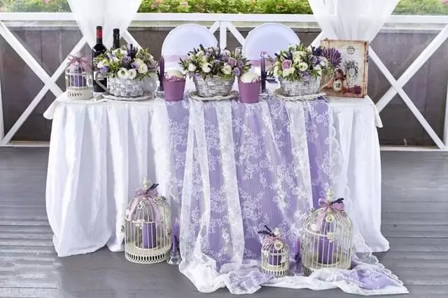 Purpura kāzas (60 fotogrāfijas): kāzu fona apdares idejas baltā violetā krāsā. Kāda ir piesātināta violeta tonis kāzās? 7792_59