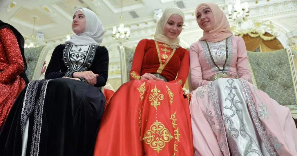 Nozze chechen (83 foto): Com'è la celebrazione del matrimonio in Cecenia? Tradizioni e dogane del matrimonio più bello 7793_22