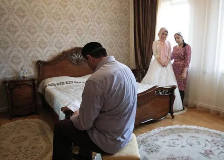 Chechen Wedding (83 fotos): Como é a celebración de casamento en Chechenia? Tradicións e costumes da voda máis fermosa 7793_36