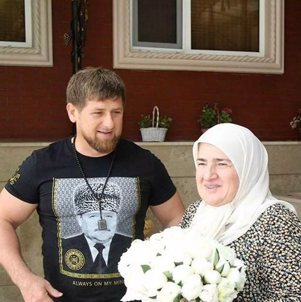 Chechen Nunta (83 fotografii): Cum este sărbătoarea de nuntă în Cecenia? Tradiții și obiceiuri ale celei mai frumoase nunți 7793_5
