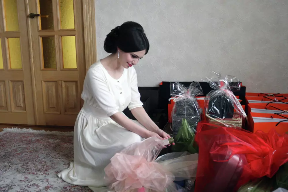 Chechen Nunta (83 fotografii): Cum este sărbătoarea de nuntă în Cecenia? Tradiții și obiceiuri ale celei mai frumoase nunți 7793_64