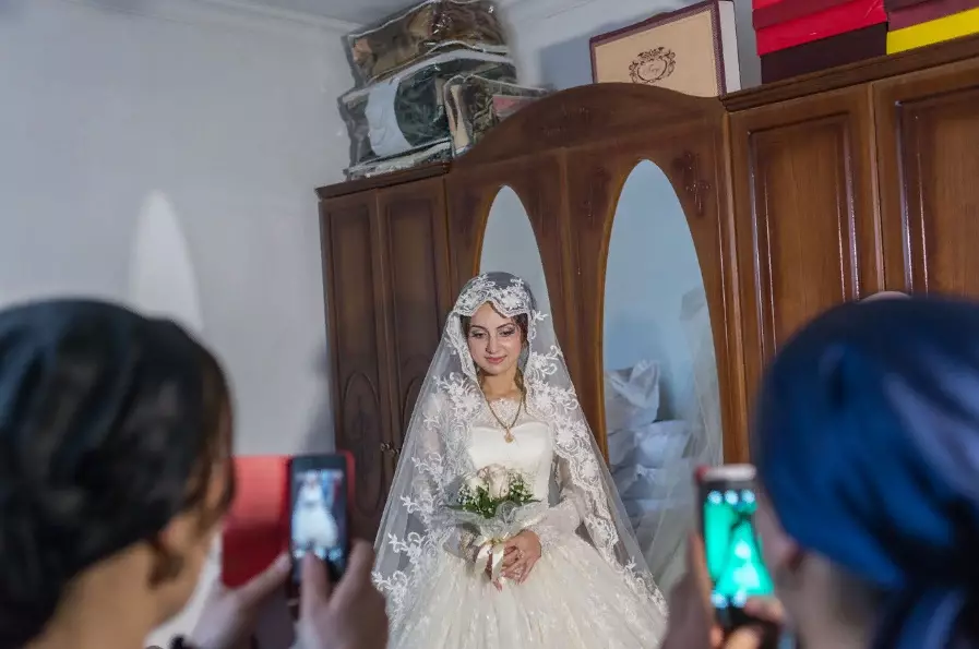 Chechen Wedding (83 fotos): Como é a celebración de casamento en Chechenia? Tradicións e costumes da voda máis fermosa 7793_68