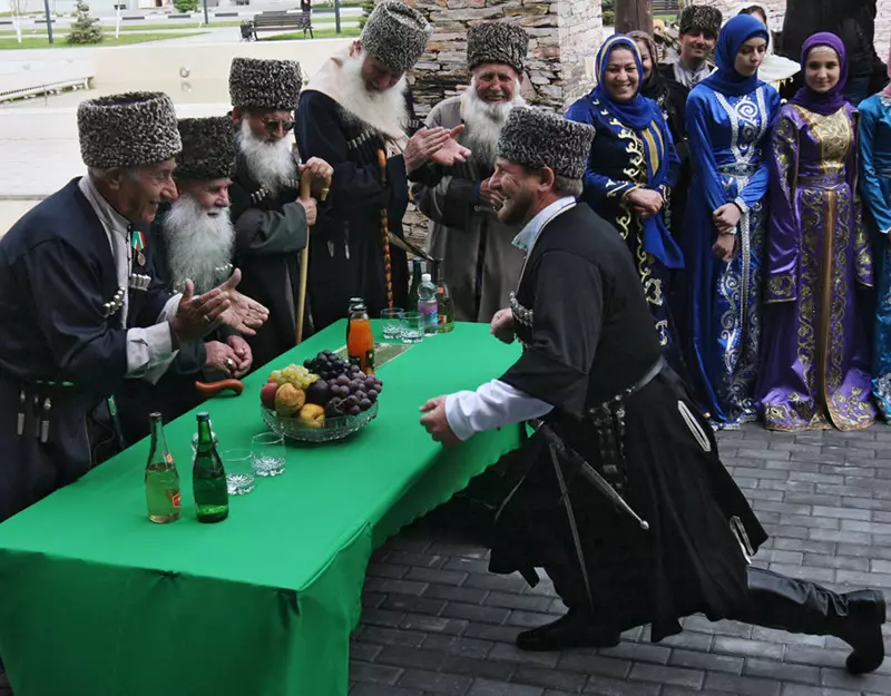 車臣婚禮（83張）：車臣婚禮慶典如何？最美麗的婚禮的傳統和習俗 7793_7