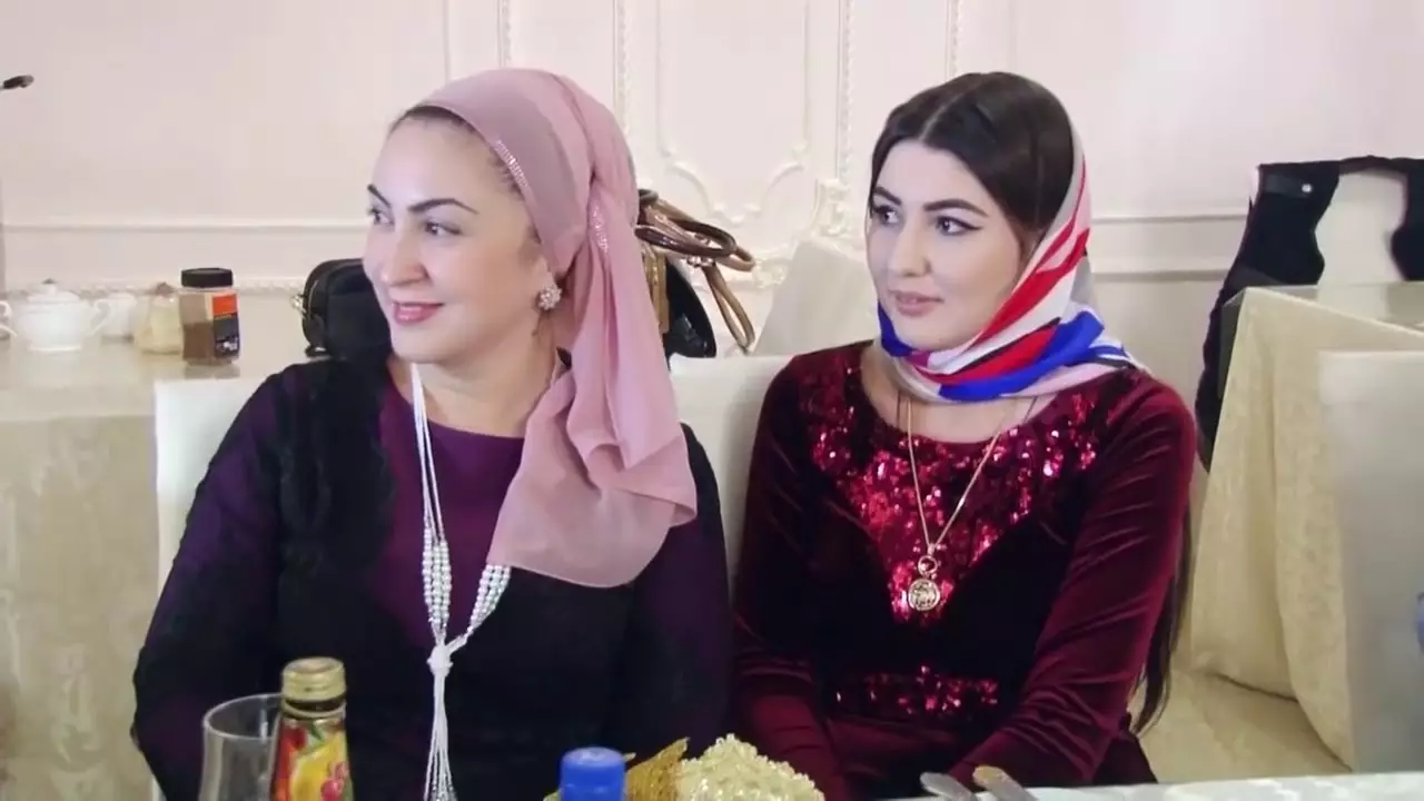 Chechen Nunta (83 fotografii): Cum este sărbătoarea de nuntă în Cecenia? Tradiții și obiceiuri ale celei mai frumoase nunți 7793_78