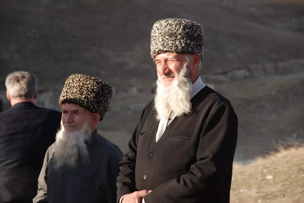Chechen maryaj (83 foto): Ki jan se selebrasyon an maryaj nan Chechenya? Tradisyon ak koutim nan maryaj la pi bèl 7793_8