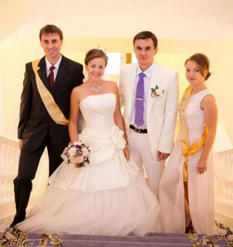 Os deveres da testemunha no casamento (63 fotos): Qual deve o testemunho da noiva? Ela deveria ser solteira e que roupa para escolhê-la? 7794_25