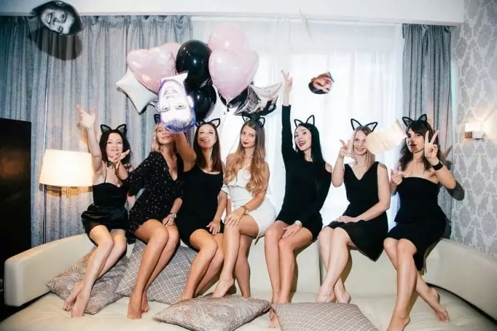 Cov tswv yim rau Bachelorette Party ua ntej tshoob: thawj qhov kev xav tsis thoob rau tus nkauj nyab los ntawm tus nkauj nyab. Yuav ua li cas qhov kev sib tw siv thiab dab tsi muab rau nws? 7802_21