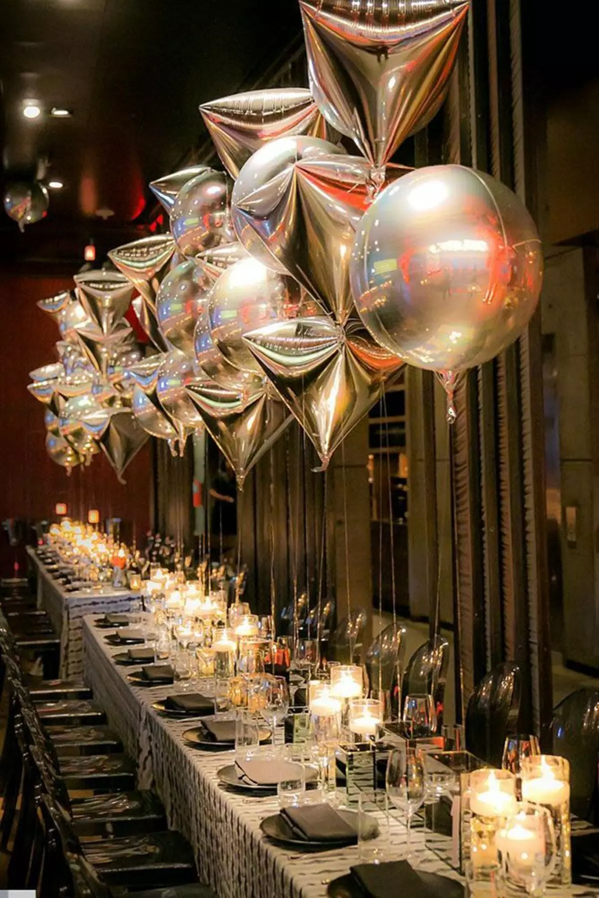 Декорација на свадбени топки (42 фотографии): Украсување големи хелиум балони свадба белведер, влез или дворот и назад позадина за photowons 7826_11