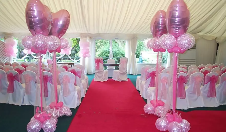 Versiering van troue balle (42 foto's): versier groot helium ballonne Wedding gazebo, ingang of binnehof en terug agtergrond vir photowons 7826_12