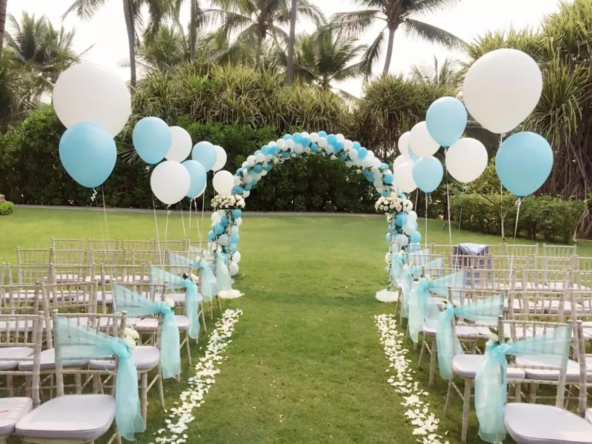 Décoration de boules de mariage (42 photos): décoration de gros ballons d'hélium gazebo de mariage, entrée ou sur la cour et le fond arrière pour photowons 7826_3