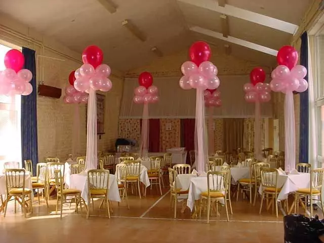 Versiering van troue balle (42 foto's): versier groot helium ballonne Wedding gazebo, ingang of binnehof en terug agtergrond vir photowons 7826_7