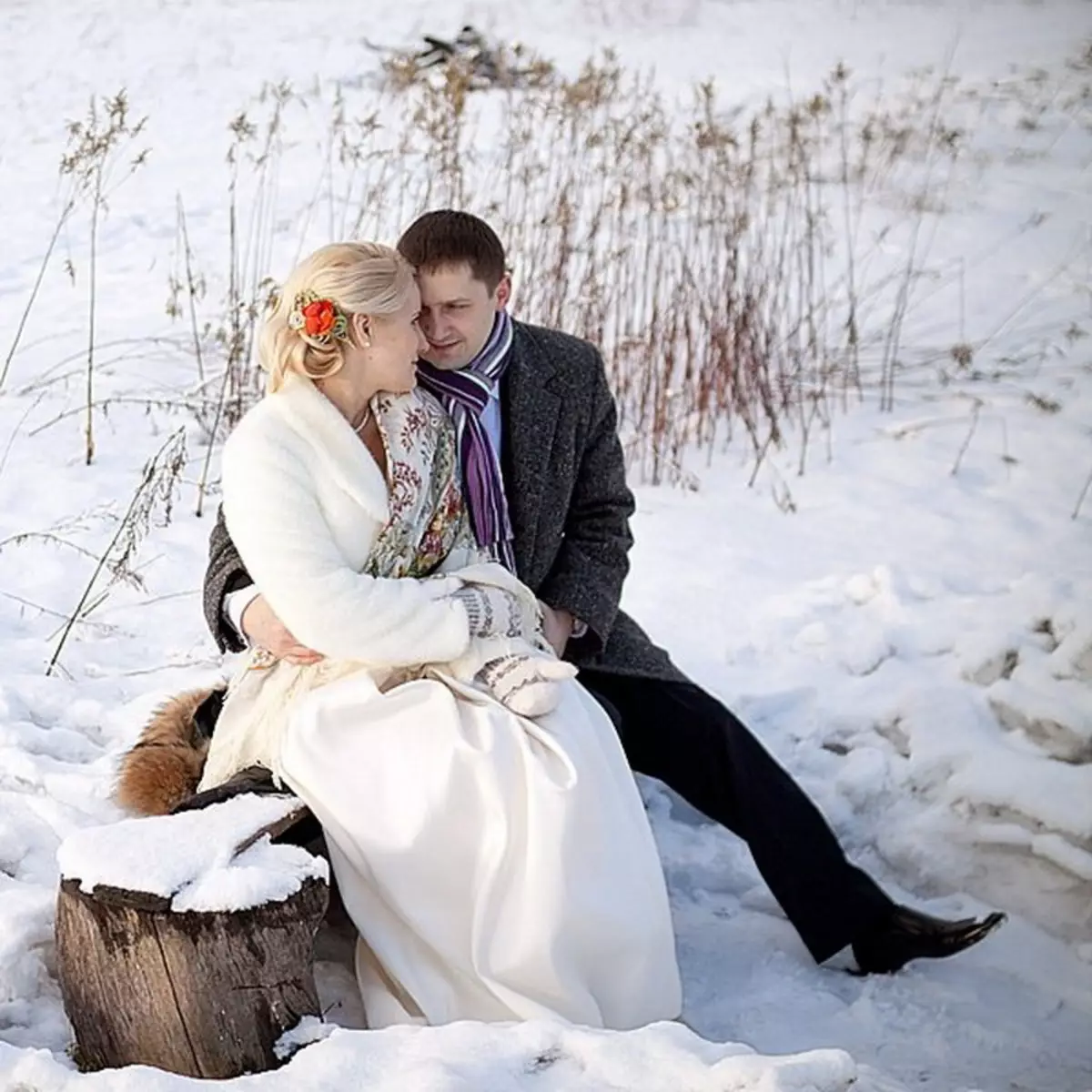 Perkahwinan dalam gaya Rusia (73 gambar): Pendaftaran perayaan di Rusia Rakyat dan gaya Slavonik lama, memegang perkahwinan yang bergaya pada musim panas dan musim sejuk 7844_33