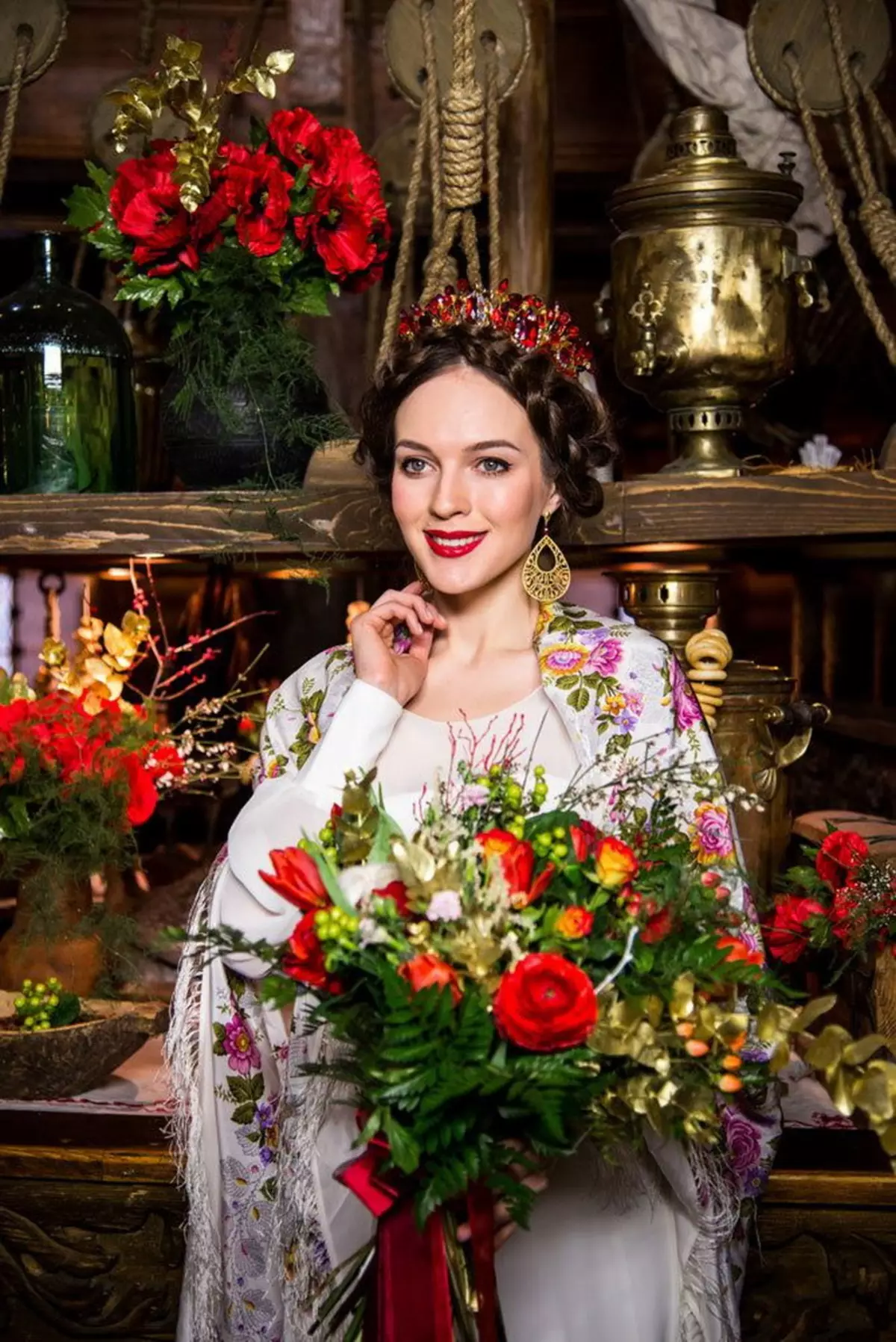 Perkahwinan dalam gaya Rusia (73 gambar): Pendaftaran perayaan di Rusia Rakyat dan gaya Slavonik lama, memegang perkahwinan yang bergaya pada musim panas dan musim sejuk 7844_41