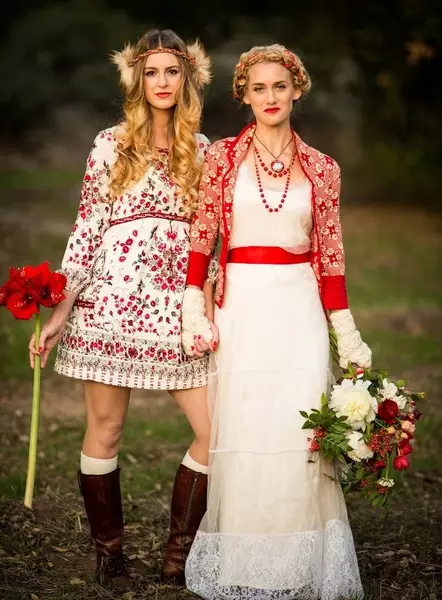 Mariage en russe Style (73 photos): Enregistrement des célébrations dans les styles russes et anciens slaves, tenant un mariage stylisé en été et en hiver 7844_6