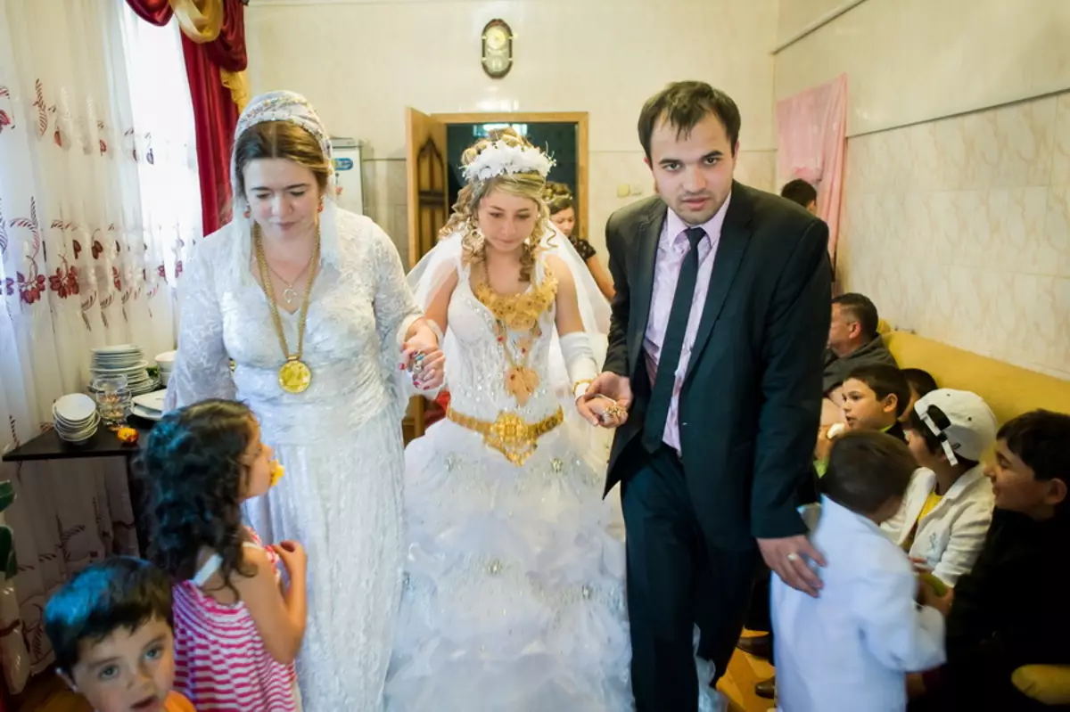 4 жены цыганская жена. Цыганская свадьба. Свадьба цыган. Детская цыганская свадьба. Цыгане свадьба детей.