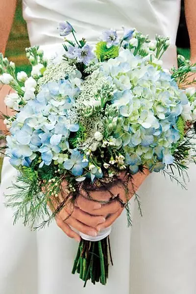 Wedding in blou kleur (62 foto's): idees vir die ontwerp van die troue agtergrond van wit en sag, servo en hemelse, blou en perske-blou kleure 7854_25