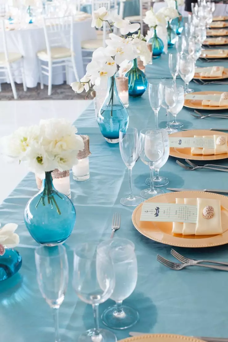 藍色婚禮（62張照片）：設計婚禮背景的白色和柔軟，伺服和天堂，藍色和桃藍色的想法 7854_5