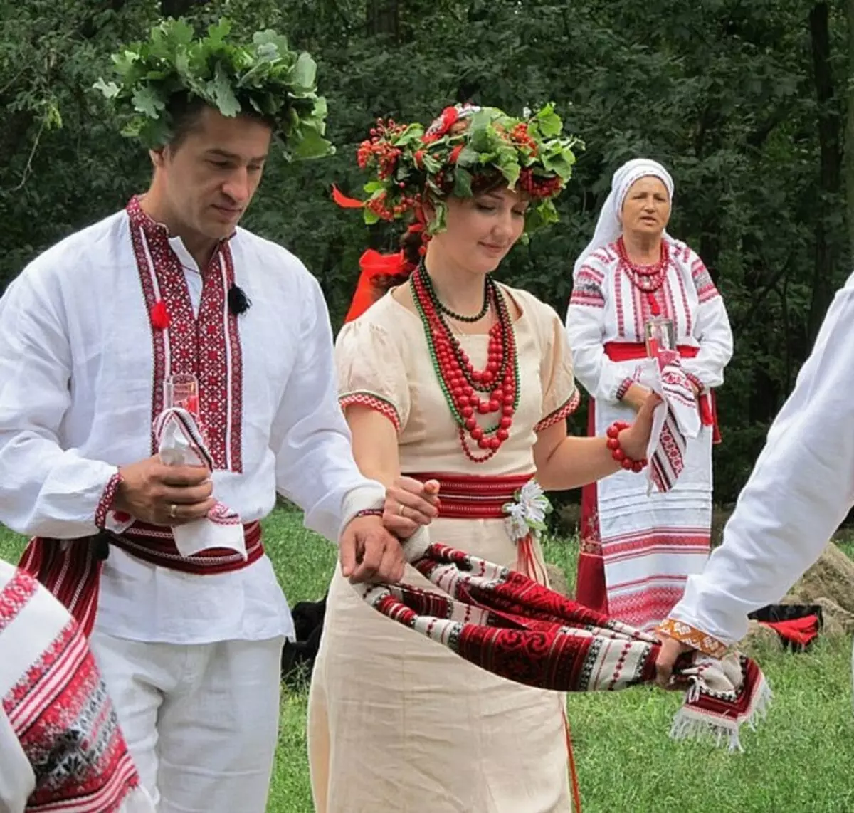 Pushnik untuk menghukum perkahwinan: Pilih tuala untuk perkahwinan Karabav 7858_10