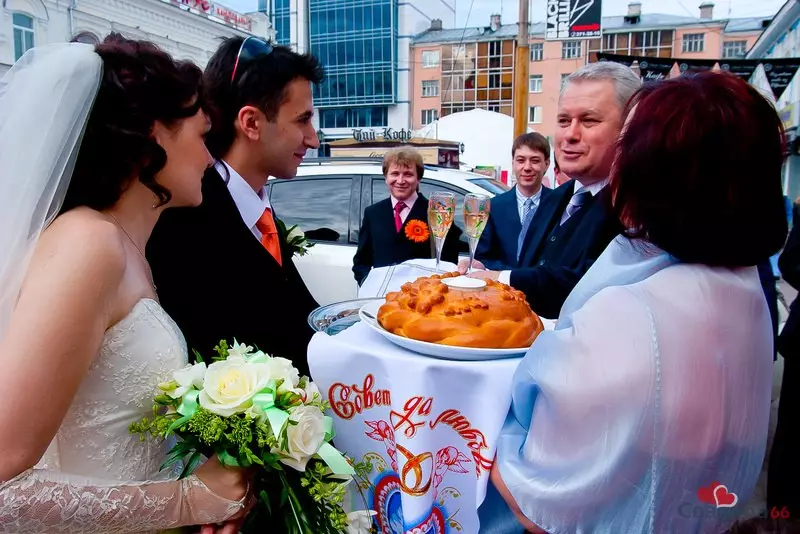 Pushnik för att straffa ett bröllop: Välj en handduk för bröllop Karabav 7858_6