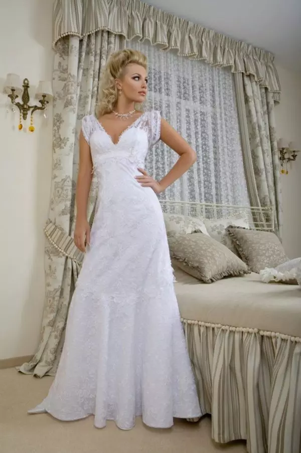 Robe de mariée de la dentelle de la collection Femme fatale