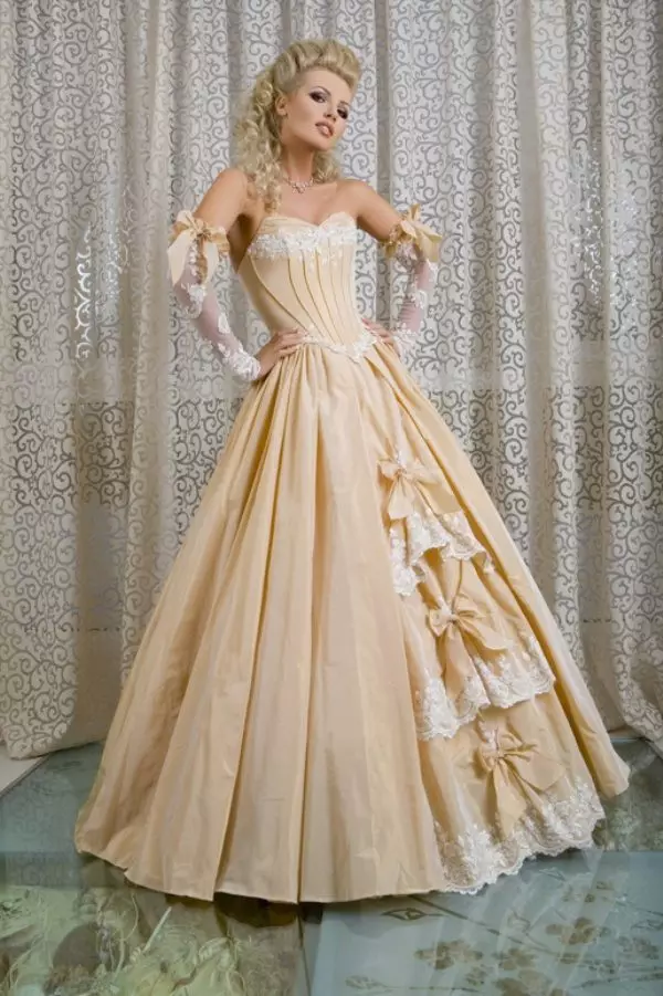 Robe de mariée de la collection Femme Fatale