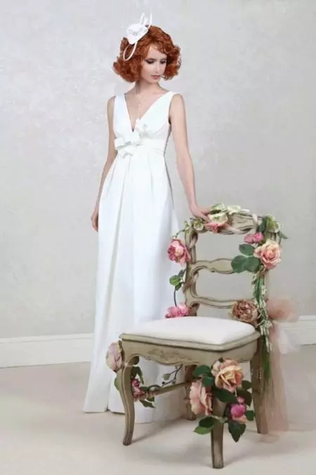 Vestido de novia de una colección de flores de extravagancia.