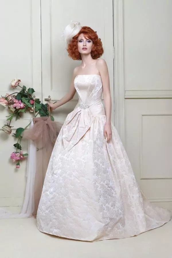 Сватбена рокля буйна от колекцията Flower Extravagan