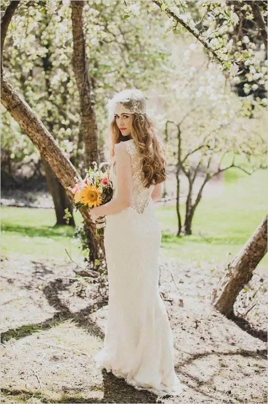 Vestido de novia blanco para el color de la primavera