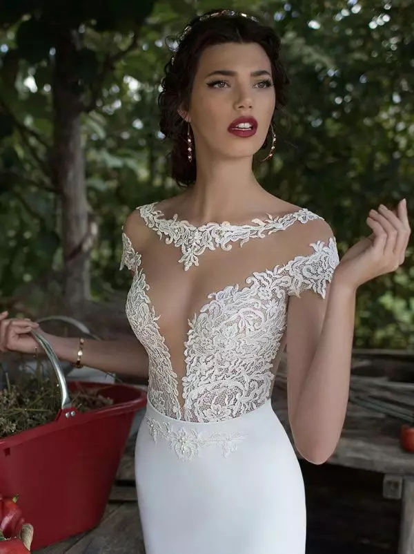 Hermoso vestido de novia blanco con escote