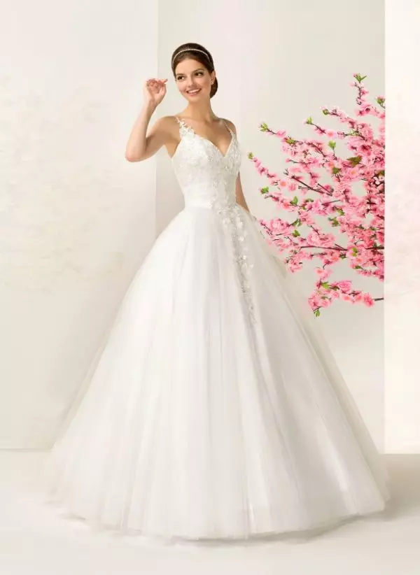 White Wedding Lush Dress sur rimenoj