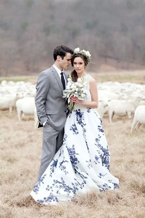 Vestido de noiva branco-azul