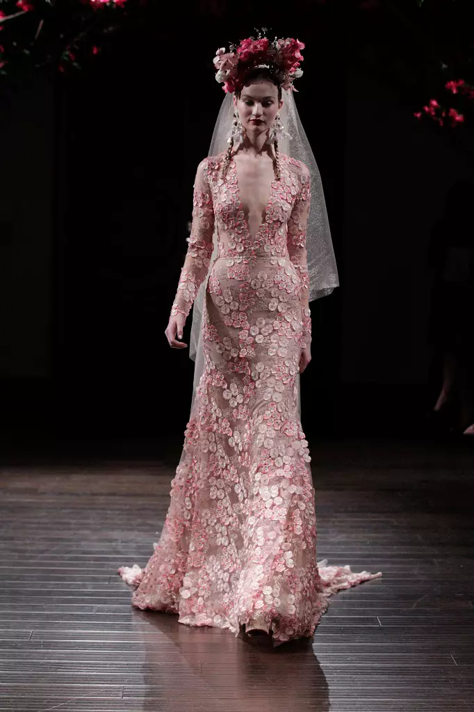 Váy cưới từ Naeem Khan Pink