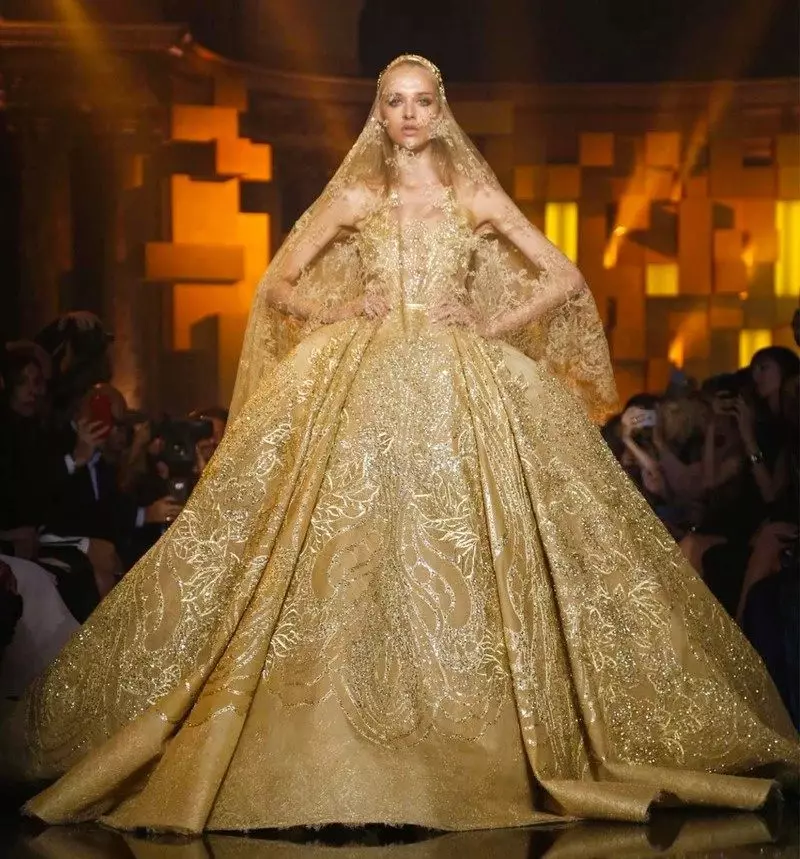 Abito da sposa da Elie Saab con maniche