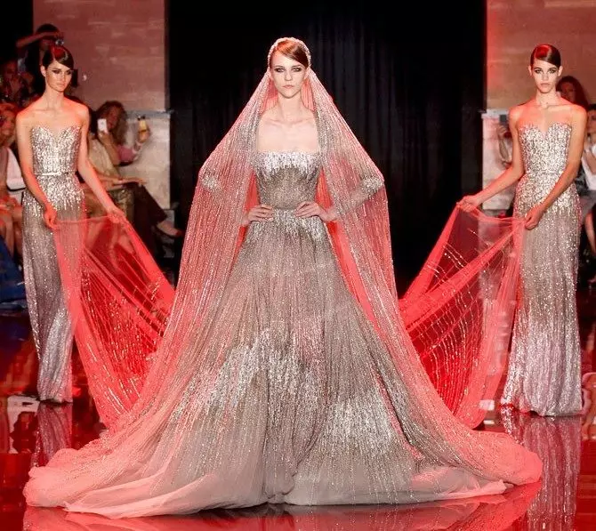 Akanjo fampakaram-bady avy amin'i Elie Saab