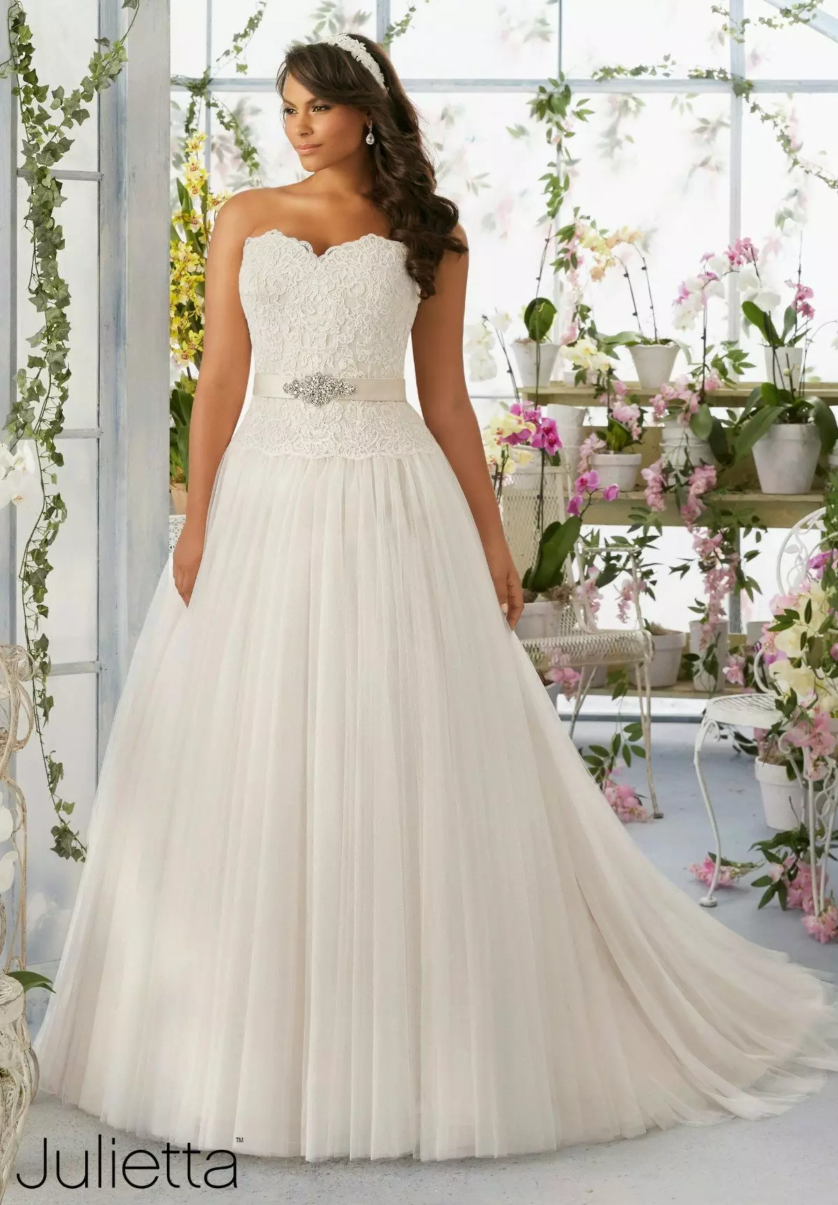 فستان الزفاف حجم زائد الحجم