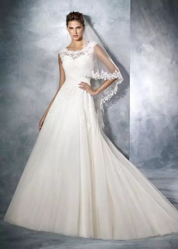 لباس عروسی از سفید یک A-Silhouette