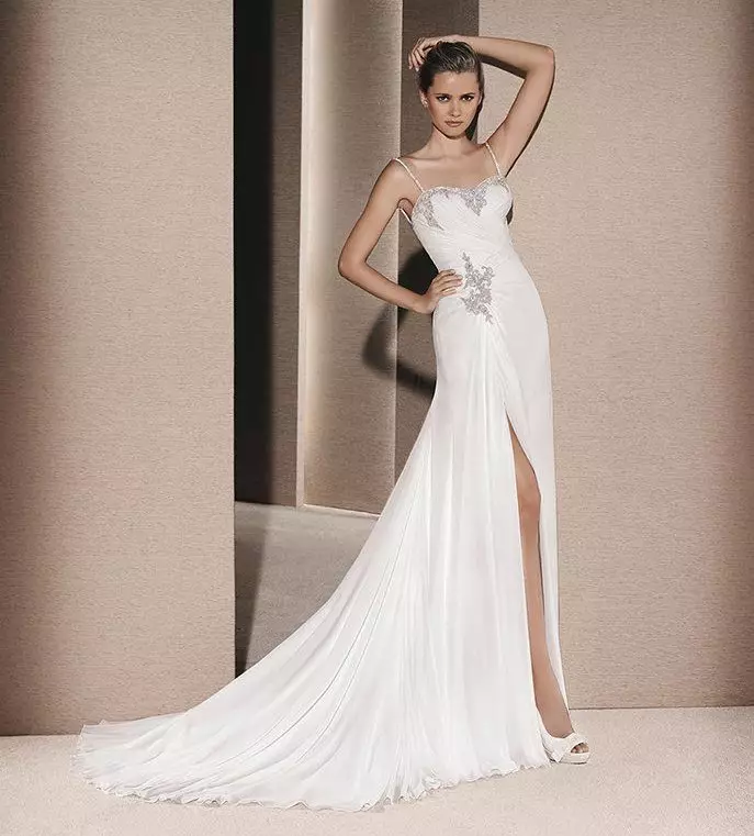 Wedding dress from La Sposa with a cut