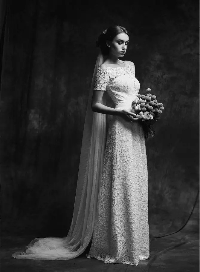 Gaun pengantin dari Anne-Mariee dari koleksi renda 2015